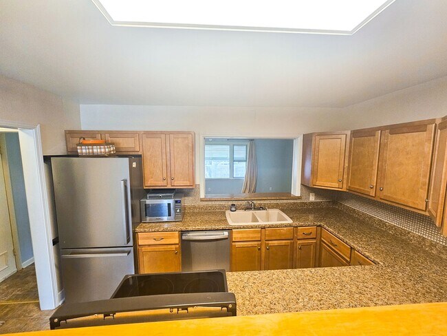 Building Photo - 5352 Crittenden Ave