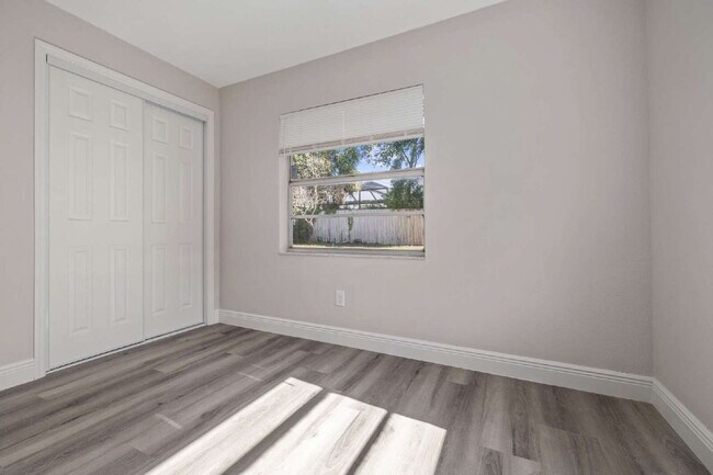 Building Photo - "Charming 3-Bed, 2-Bath Home in Tampa – Perfect Blend of Comfort and Convenience!"