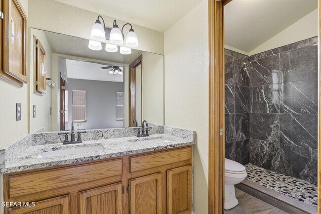 Building Photo - 6900 Imperial Ridge Dr