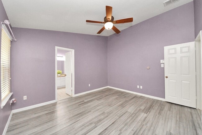 Building Photo - 20919 New Leaf Ct