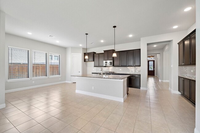 Building Photo - 4218 Davis Oak Dr