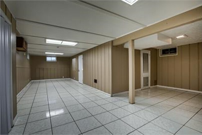 Building Photo - 6310 N 47th St