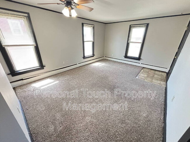 Building Photo - 702 21st St S