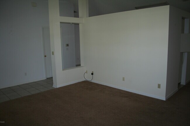 Building Photo - 1220 Ambra Dr