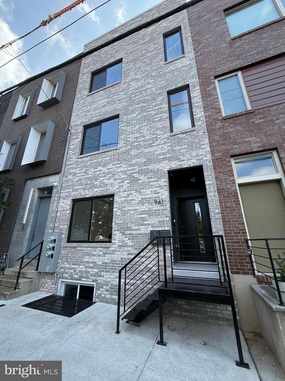 Building Photo - 941 N 6th St