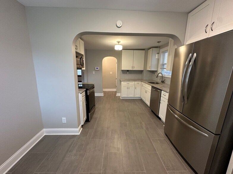 Building Photo - 1288 Linwood Ave