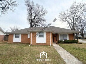 Building Photo - 9406 E 37th Ct