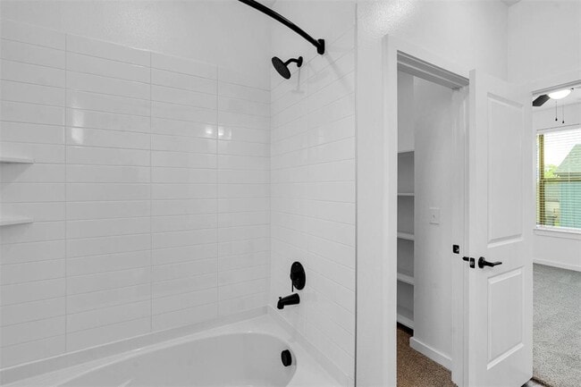 Building Photo - 1415B Forward Dr