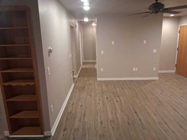 Building Photo - 3 Bed/ 1 Bath House