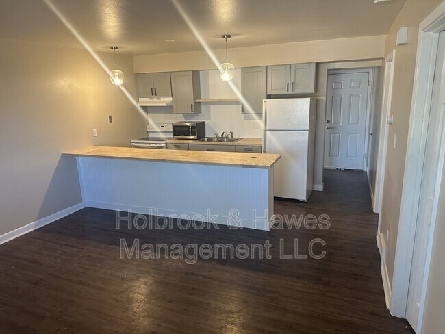 Building Photo - 540 Irish Dr