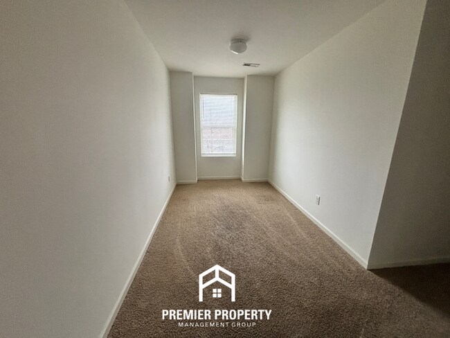 Building Photo - Beautiful 3BR/2.5BA Bessemer Home with Granite Kitchen, Fireplace & Covered Patio