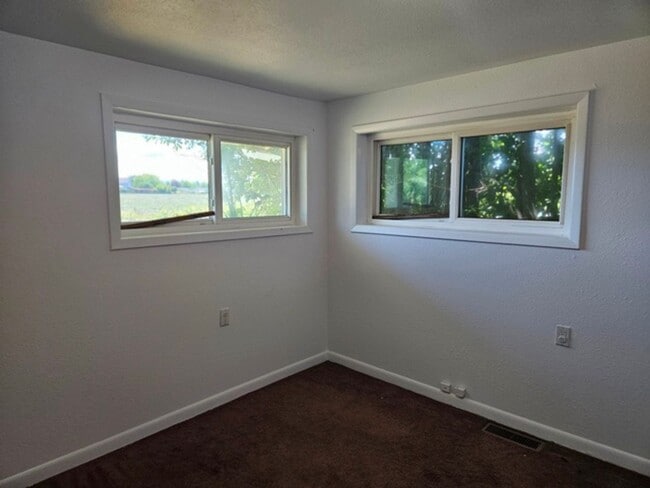 Building Photo - 3Bd/2Ba Single Story Home-For viewing!