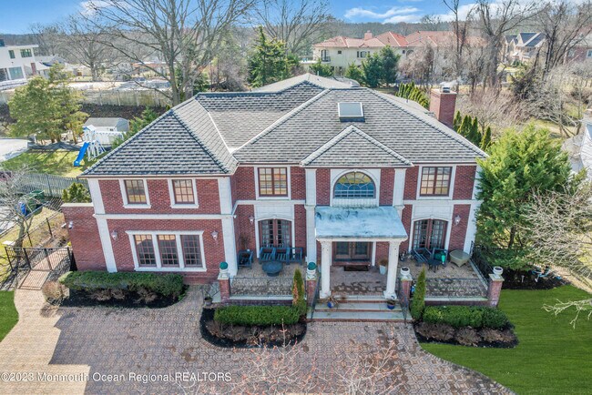 Building Photo - 13 Valley Forge Rd