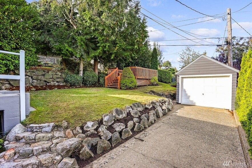 Building Photo - 4749 37th Ave SW