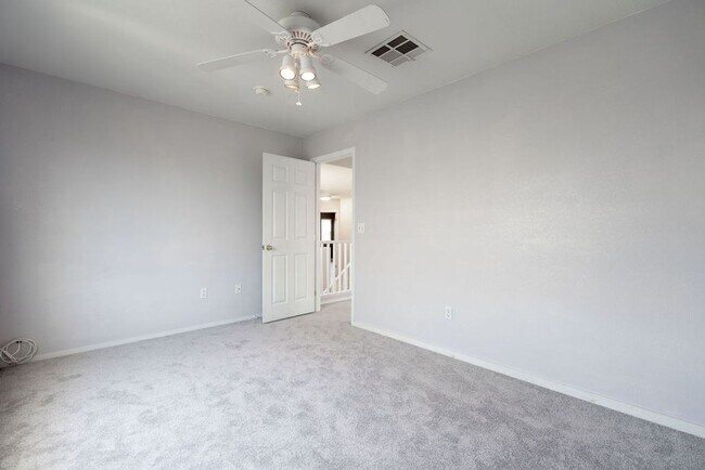 Building Photo - 1109 Devon Downs Ave