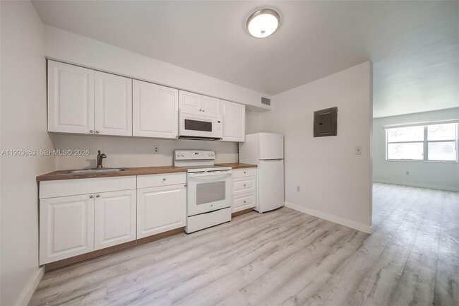 Building Photo - 111 NW 152nd St