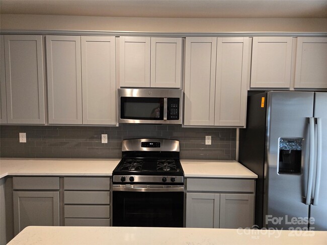 Building Photo - 525 San Marco Dr