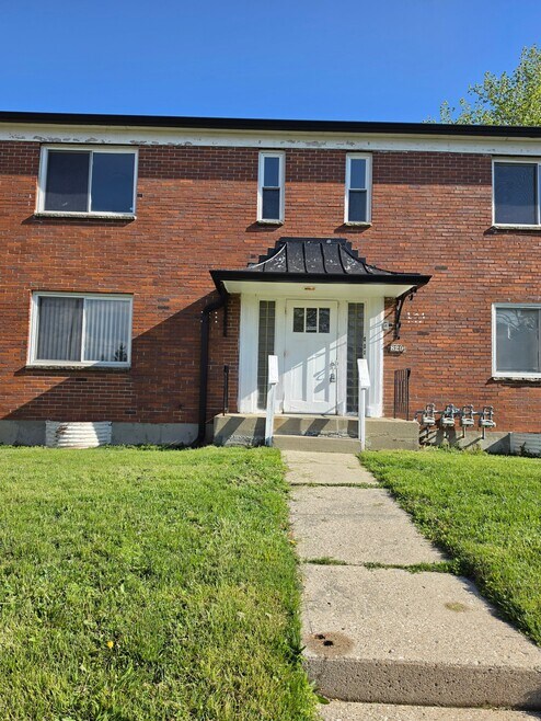 Building Photo - 829 Uhrig Ave