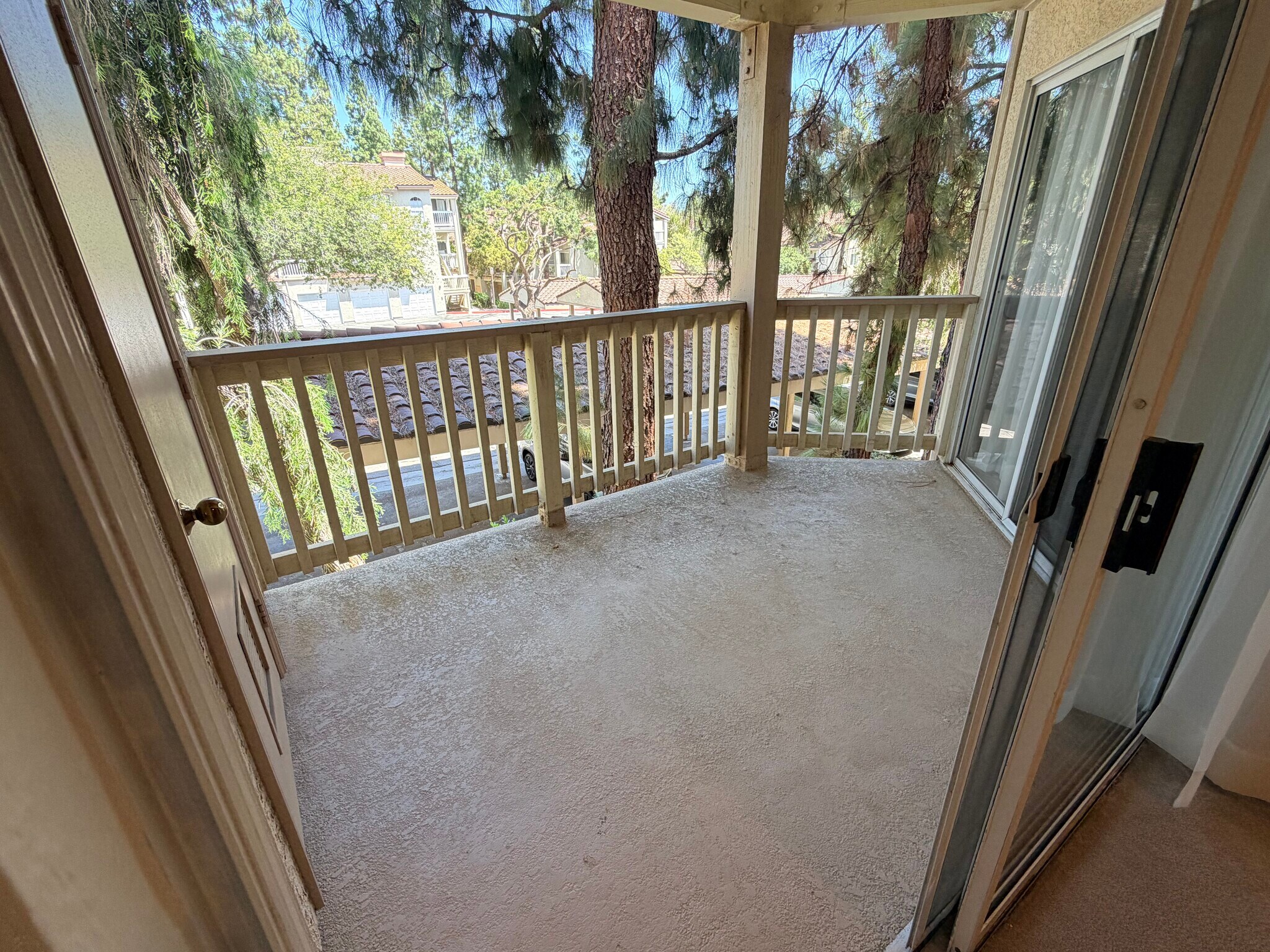 Building Photo - 653 Oak Run Trl