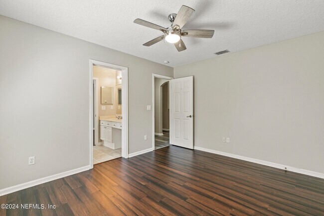 Building Photo - 1892 Vista Lakes Dr