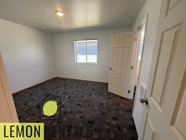 Building Photo - 1512 Landon Ave