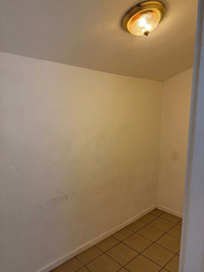 Building Photo - 215 Courtland Ave