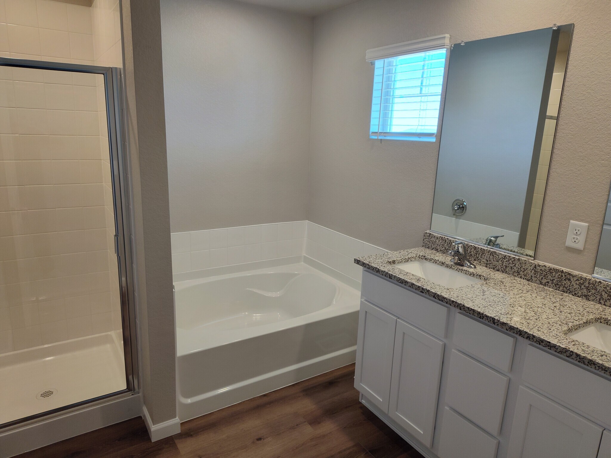 Building Photo - 7415 Dolores Ave