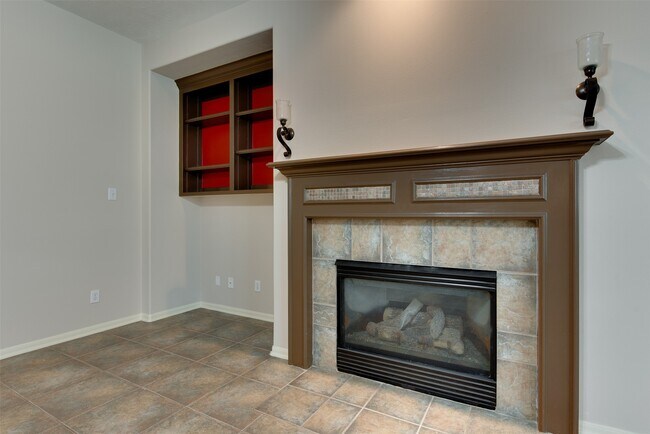 Building Photo - 1903 Blue Water Bay Dr