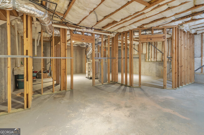 Building Photo - 3000 Highgreen Trail