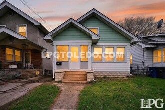 Building Photo - 128 Carbon St