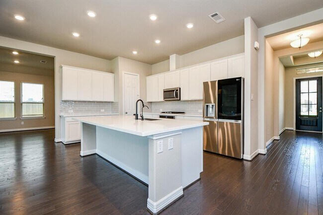 Building Photo - 6030 Marsh Lk Ct