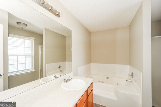 Building Photo - 11885 Registry Blvd