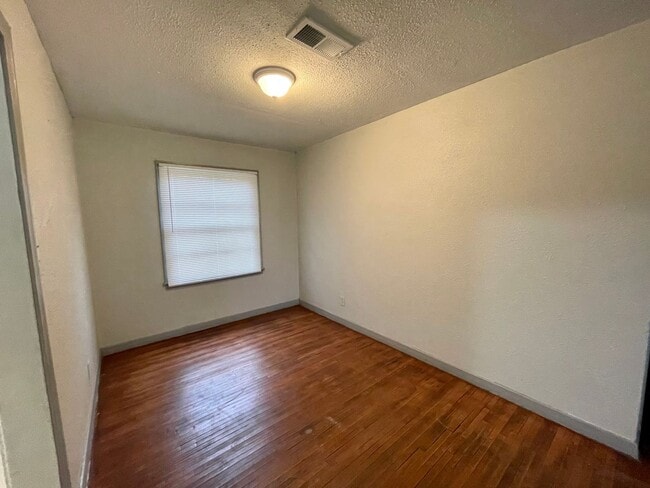 Building Photo - 2370 Hybrook Ln