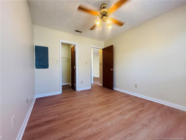 Building Photo - 2040 Glenwick Dr