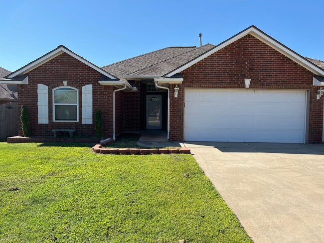 Building Photo - Beautiful 3 Bedroom