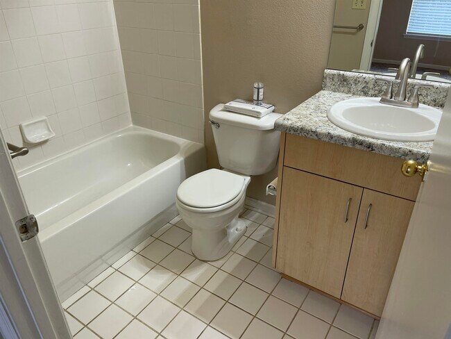 Building Photo - 2719 W Tharpe St