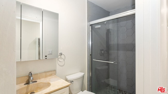 Building Photo - 601 W 49th St