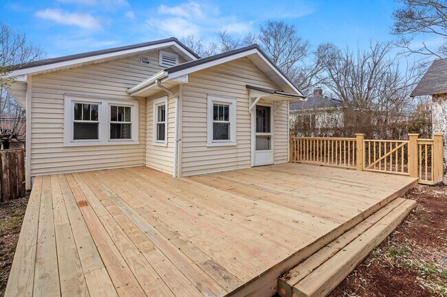 Building Photo - Updated West Asheville Bungalow