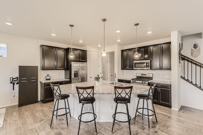 Building Photo - **** SPECIAL OFFER: 1 Month Rent FREE, if lease by July 1st week ****** Beautiful 4 bed, 4 bath h...