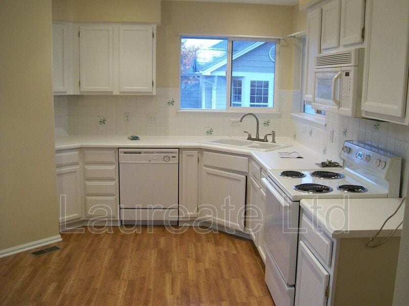 Building Photo - 8521 S Upham Way