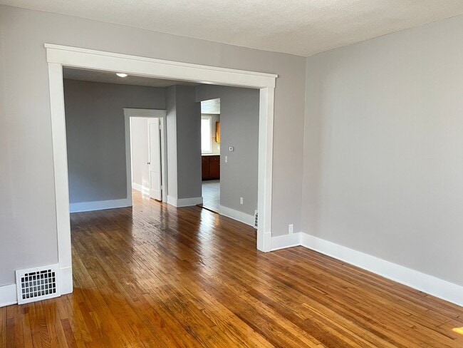 Building Photo - Florence/Minne Lusa 4 bed 2 bath house 160...