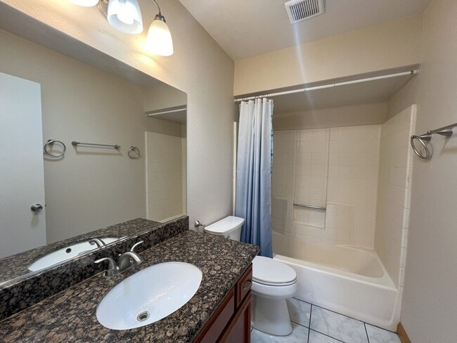 Building Photo - Beautiful 2 story home in Escondido