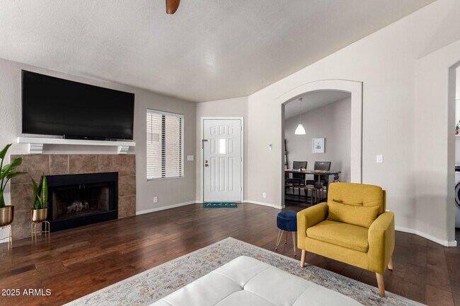 Building Photo - 4534 E Tanglewood Dr