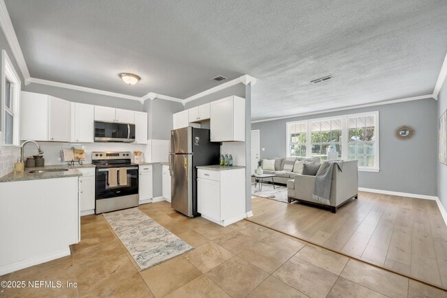 Building Photo - 1232 Hamilton St