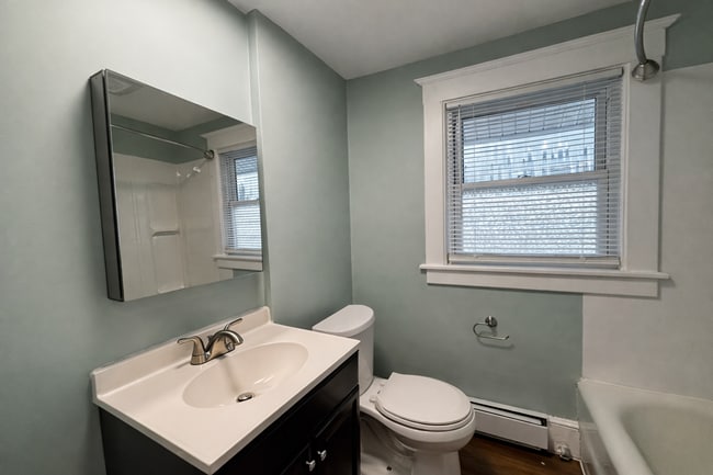 Building Photo - Large 4 bedroom home across from Franklyn Field.