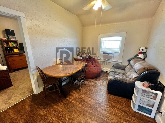 Building Photo - 201 E S 1st St