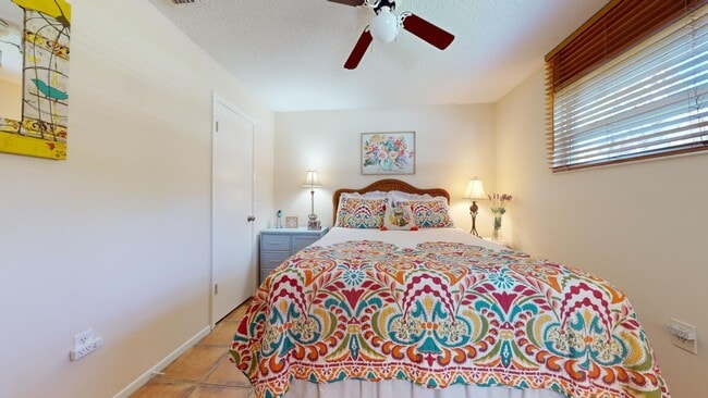 Building Photo - 5037 Village Garden Dr