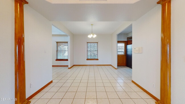 Building Photo - 9033 Leo St