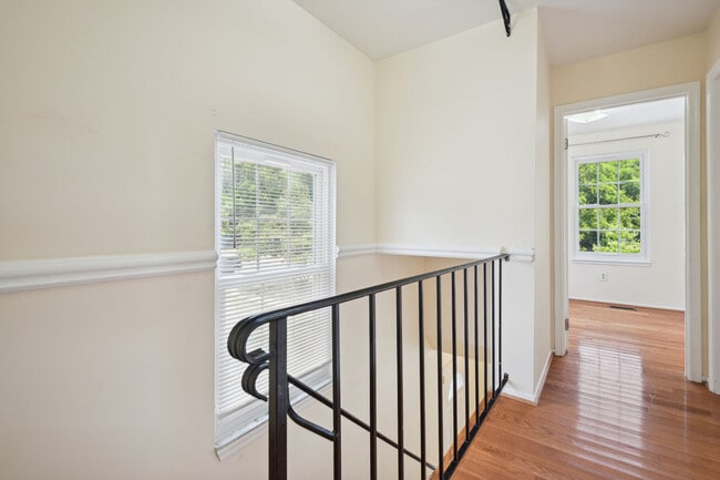 Building Photo - 8266 Amity Cir