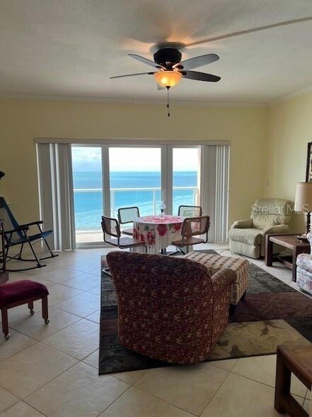 Building Photo - 880 Mandalay Ave